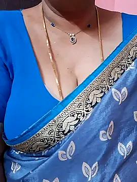 Snapshot of ananya956 chatting on May 22, 6:44 am ananya956 online show from May 22, 6:44 am