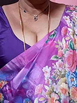 Snapshot of ananya956 chatting on May 6, 3:49 pm ananya956 online show from May 6, 3:49 pm