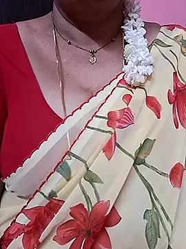 Snapshot of ananya956 chatting on April 24, 5:04 pm ananya956 online show from April 24, 5:04 pm