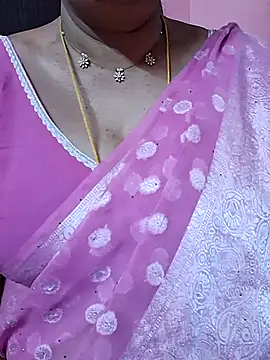 Snapshot of ananya956 chatting on June 6, 12:10 pm ananya956 online show from June 6, 12:10 pm