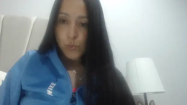 naughthyany16 online show from January 5, 8:01 pm