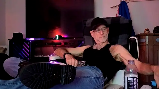 Towndude123 online show from April 9, 10:38 pm