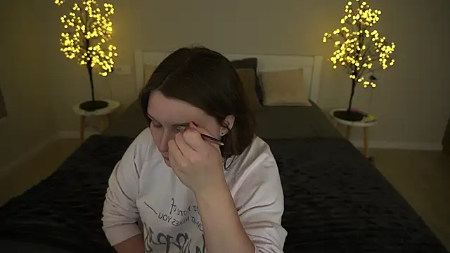 MagicPeachh  online show from October 3, 5:53 am