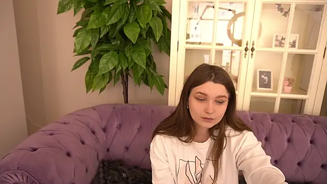 MagicPeachh  online show from May 19, 12:23 pm