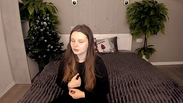 MagicPeachh  online show from January 14, 6:50 am