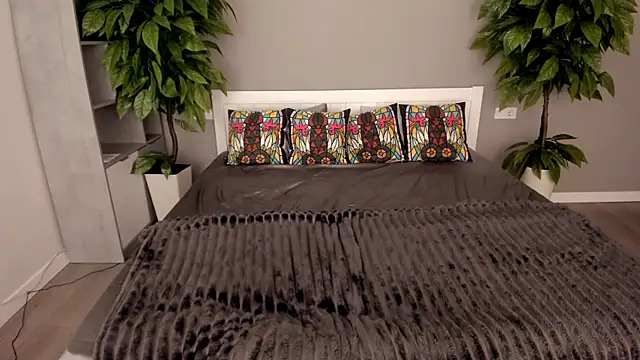 MagicPeachh  online show from November 12, 1:37 pm