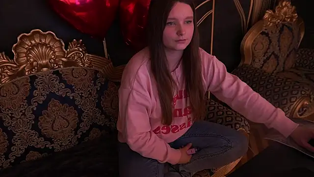 MagicPeachh  online show from February 9, 3:10 pm