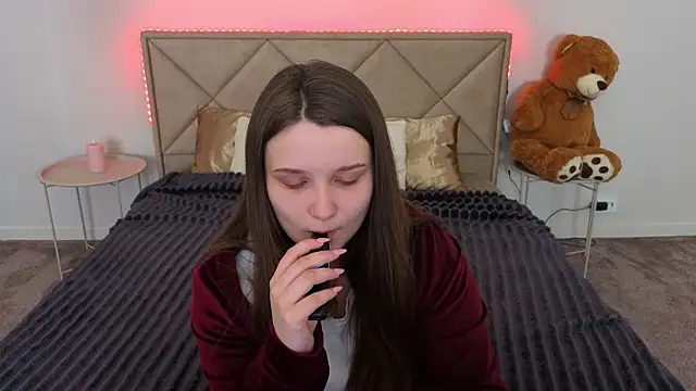 MagicPeachh  online show from April 22, 6:53 am