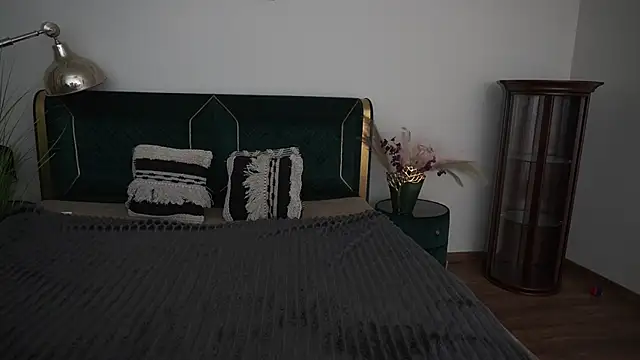 MagicPeachh  online show from June 1, 6:18 pm