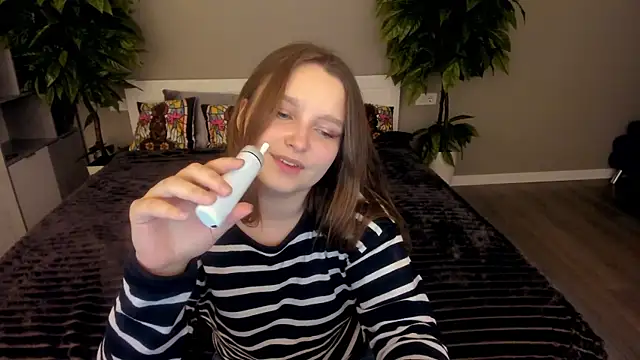 MagicPeachh  online show from November 26, 7:19 am