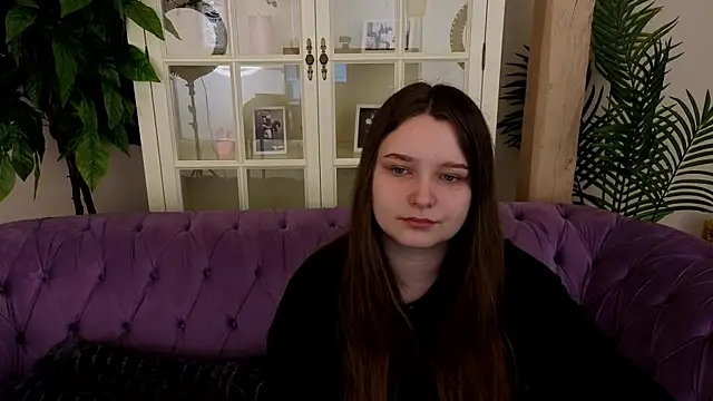 MagicPeachh  online show from April 3, 6:09 am