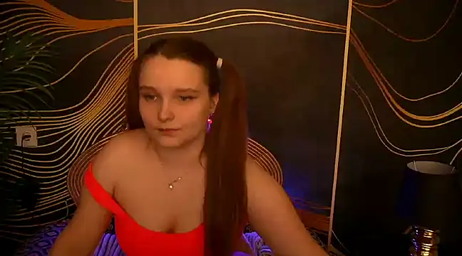 MagicPeachh  online show from March 10, 7:40 pm