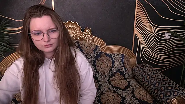 MagicPeachh  online show from September 13, 7:52 am