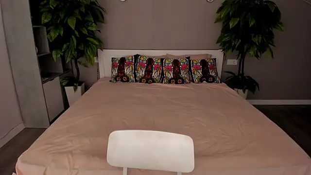 MagicPeachh  online show from September 26, 5:58 am