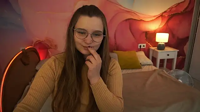 MagicPeachh  online show from September 29, 12:55 pm