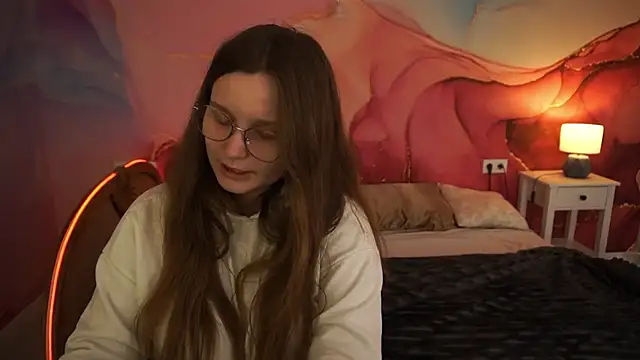 MagicPeachh  online show from October 2, 5:55 am