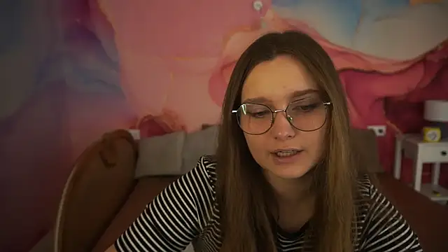 MagicPeachh  online show from October 16, 8:55 am