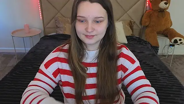 MagicPeachh  online show from April 13, 5:33 am