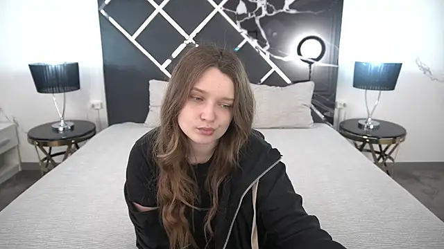 MagicPeachh  online show from July 29, 5:39 am
