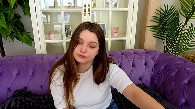 MagicPeachh  online show from May 6, 5:44 am