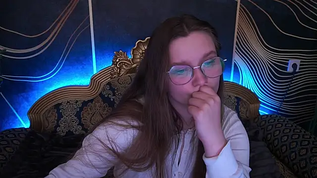 MagicPeachh  online show from November 6, 1:37 pm