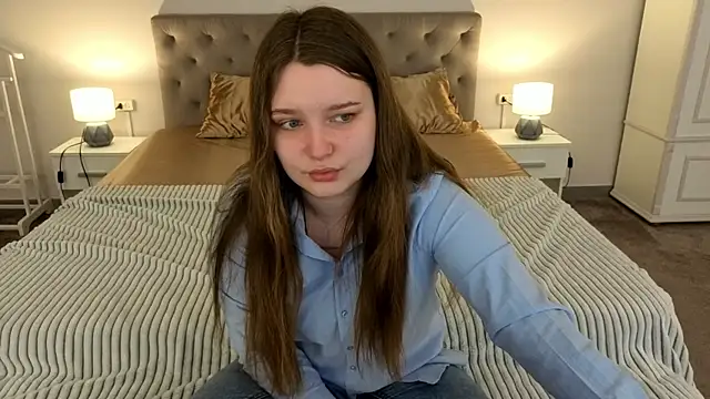 MagicPeachh  online show from April 1, 6:15 am