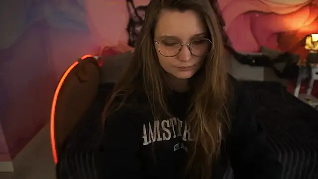 MagicPeachh  online show from October 21, 5:51 am