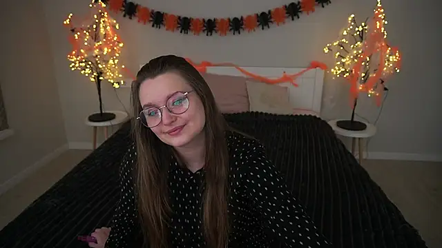 MagicPeachh  online show from October 31, 6:54 am