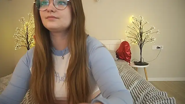 MagicPeachh  online show from March 19, 5:17 pm