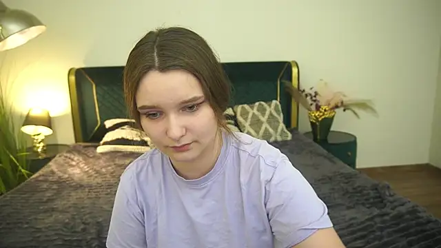 MagicPeachh  online show from July 8, 7:42 am