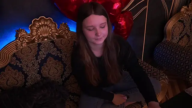 MagicPeachh  online show from February 10, 1:21 pm