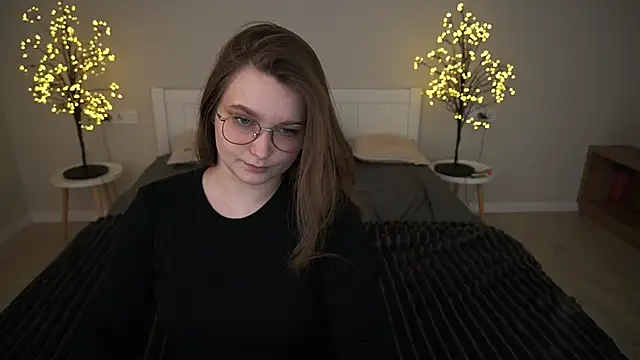 MagicPeachh  online show from October 6, 12:39 pm