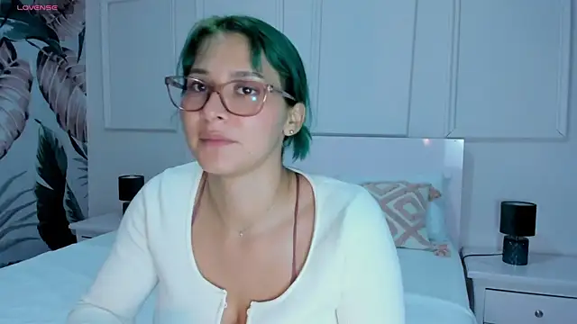 Snapshot of Ramona_Flower chatting on November 30, 2:12 am Ramona Flower online show from November 30, 2:12 am