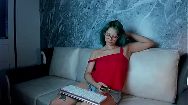 Snapshot of Ramona_Flower chatting on December 3, 2:23 am Ramona Flower online show from December 3, 2:23 am