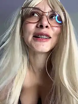 Snapshot of Ramona_Flower chatting on February 27, 2:14 am Ramona Flower online show from February 27, 2:14 am