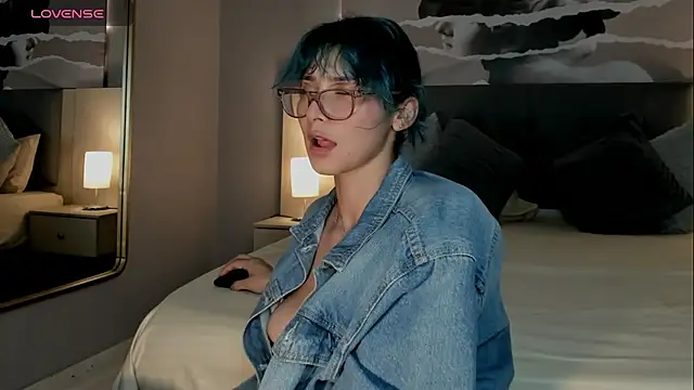 Ramona Flower online show from December 19, 2:04 am