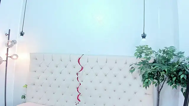 Victoria Coleman online show from February 23, 7:14 pm