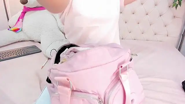 Victoria Coleman online show from March 13, 7:08 pm