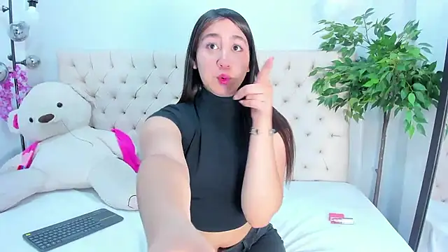 Victoria Coleman online show from January 7, 8:36 pm