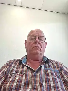 andrejoyfull64 online show from June 29, 1:00 pm