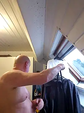 andrejoyfull64 online show from February 4, 3:57 pm