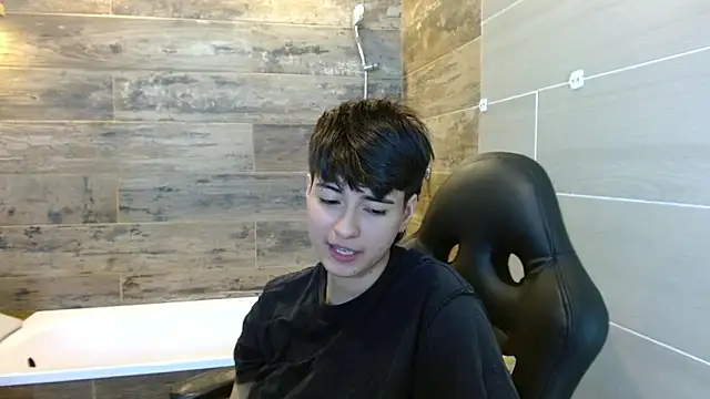 Snapshot of Bryce_Evans chatting on February 16, 3:21 pm Bryce Evans online show from February 16, 3:21 pm