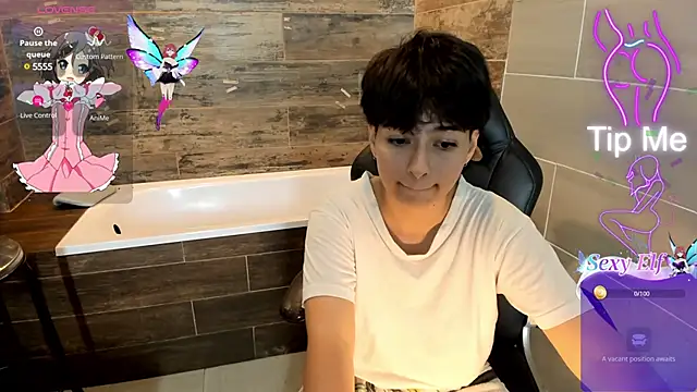 Snapshot of Bryce_Evans chatting on February 25, 7:27 pm Bryce Evans online show from February 25, 7:27 pm