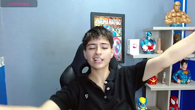 Snapshot of Bryce_Evans chatting on December 24, 4:51 pm Bryce Evans online show from December 24, 4:51 pm