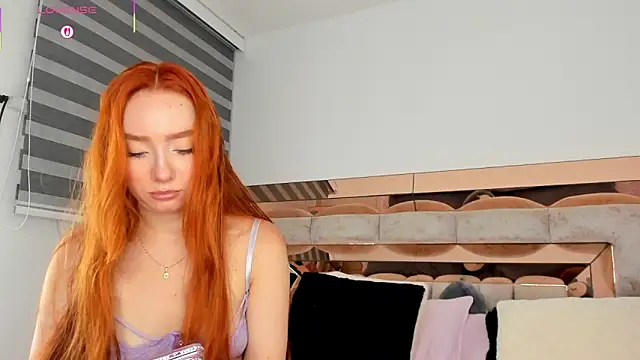 Snapshot of CamiiLovers chatting on February 18, 12:52 am CamiiLovers online show from February 18, 12:52 am