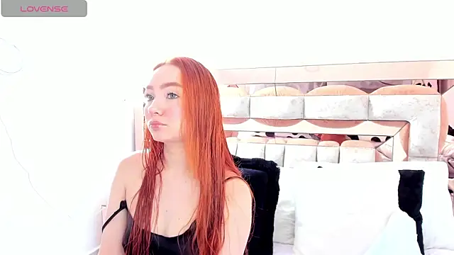 Snapshot of CamiiLovers chatting on November 8, 5:38 pm CamiiLovers online show from November 8, 5:38 pm