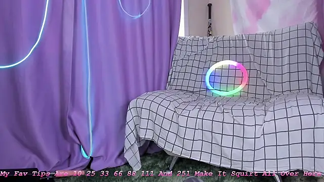 Lexy Lovy online show from October 3, 6:15 am