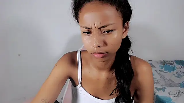 jasmin brunette  online show from November 15, 10:30 am