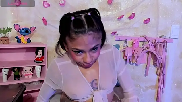 Lauren Hills069 online show from January 11, 3:23 am