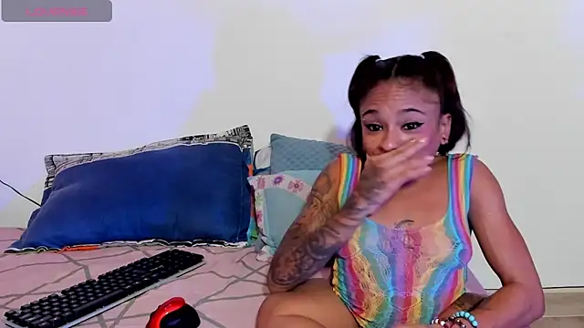 Lauren Hills069 online show from February 21, 1:44 am